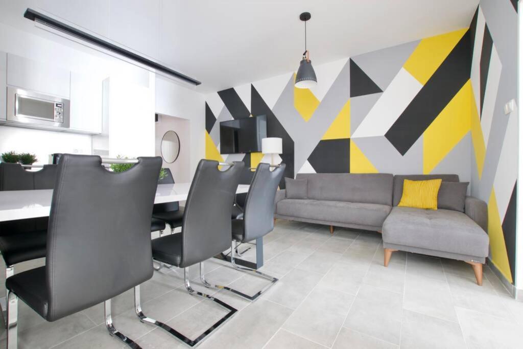 Premium Apartment By Hi5-Vaci Str. 3 Bedroom Budapest Eksteriør bilde