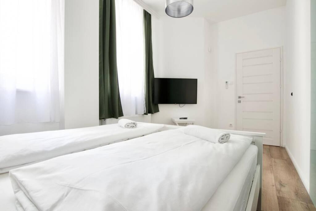 Premium Apartment By Hi5-Vaci Str. 3 Bedroom Budapest Eksteriør bilde