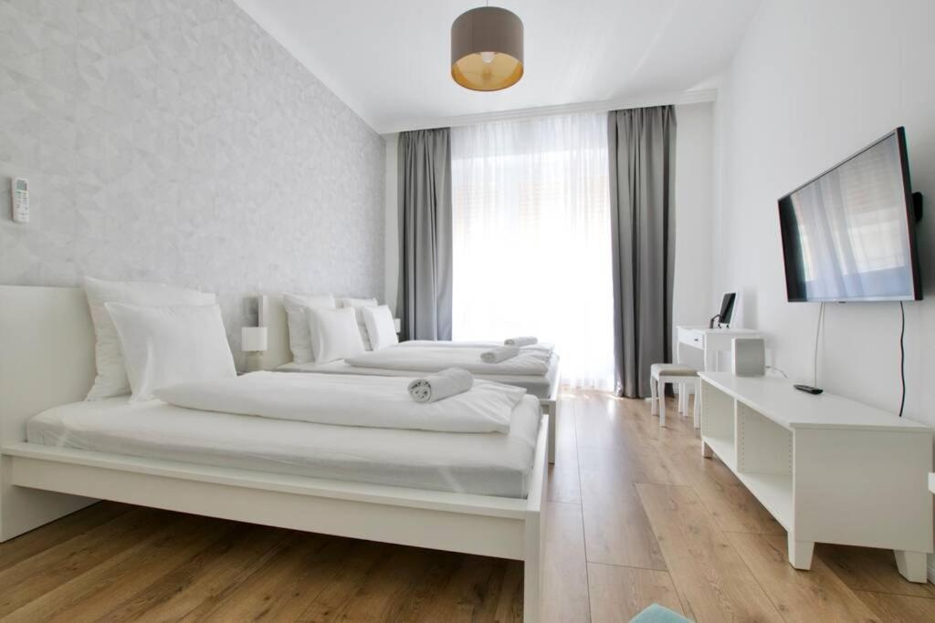 Premium Apartment By Hi5-Vaci Str. 3 Bedroom Budapest Eksteriør bilde