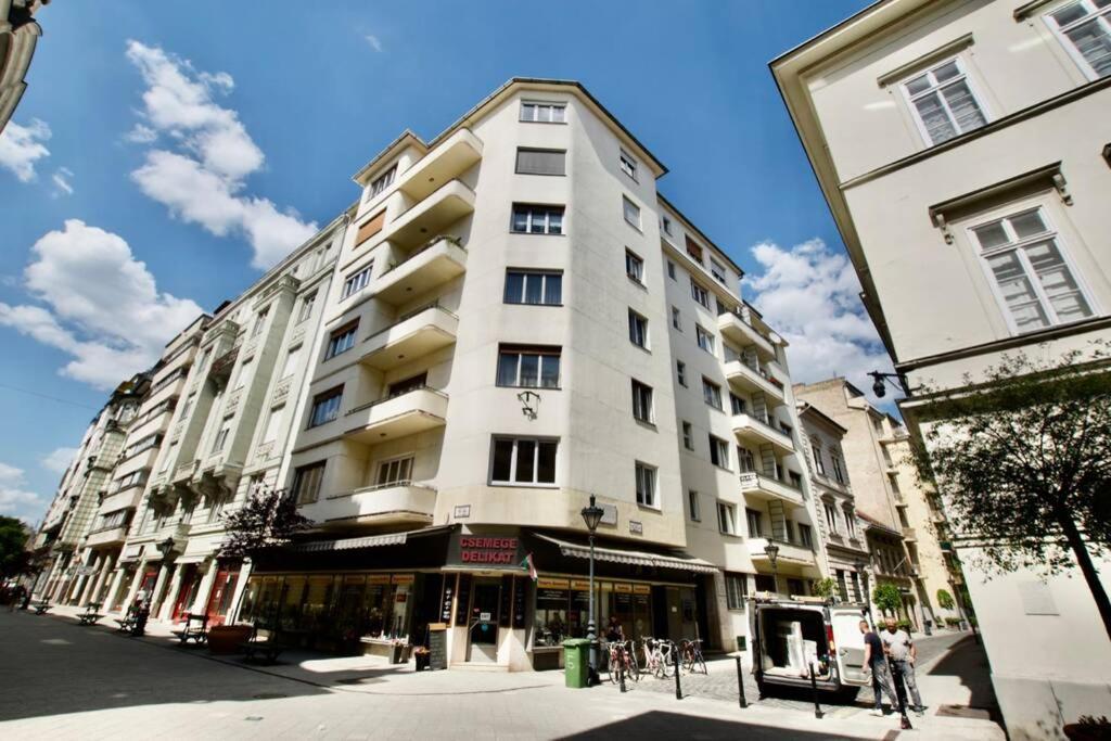 Premium Apartment By Hi5-Vaci Str. 3 Bedroom Budapest Eksteriør bilde